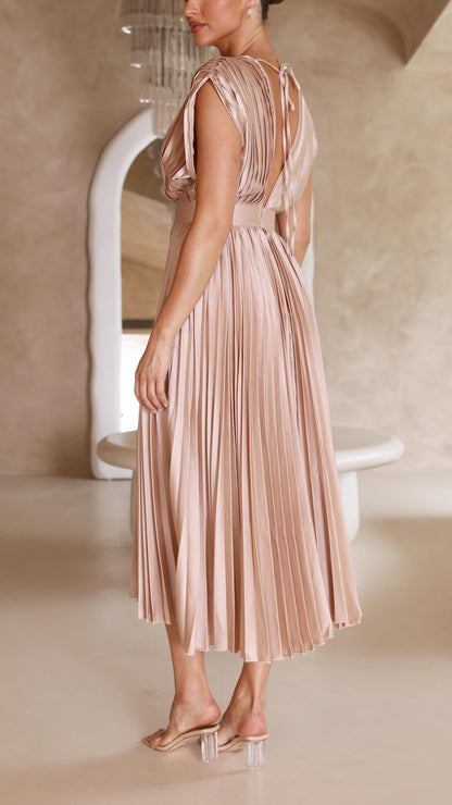 Kaitlyn | Stylish Pleated V-Neck Midi Dress